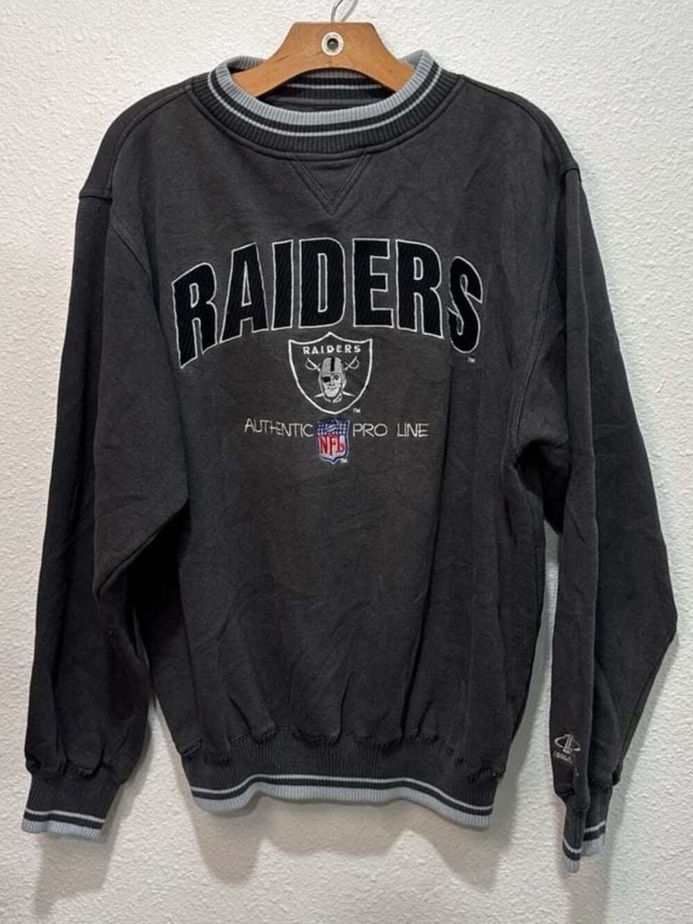 Vintage 90s Raiders Logo Athletic Authentic NFL Pro Line Crewneck Sweatshirt
